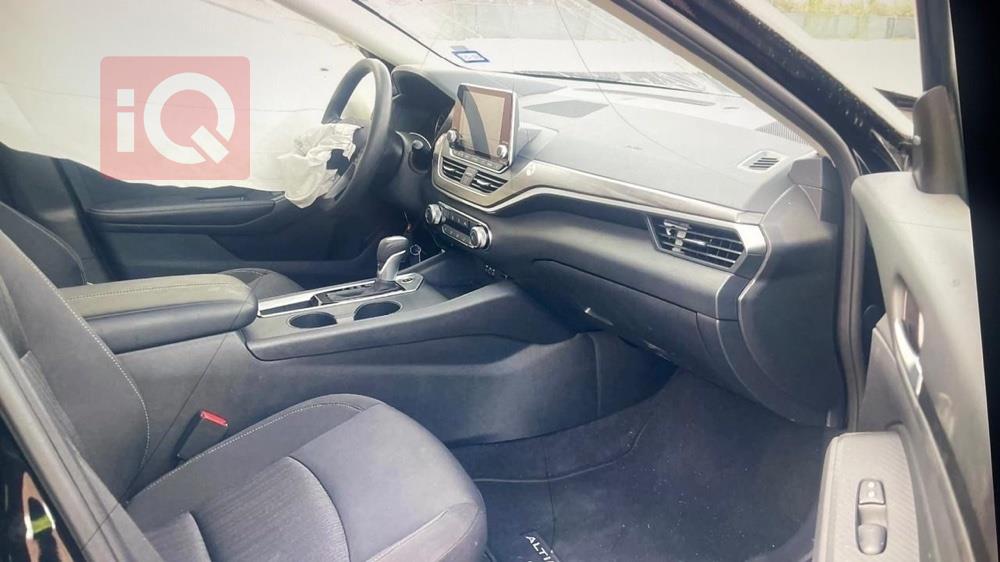 نيسان ألتيما